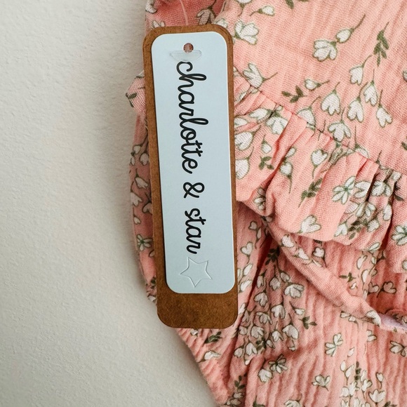 Charlotte & Star Floral Romper, Hat, & Heart Sunglasses Set Size 0-3 Months NWT - Picture 13 of 14